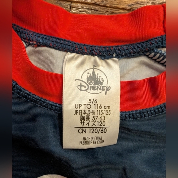 Captain America  swim rash guard. Kids Size 5/6 new without tags - Picture 3 of 6